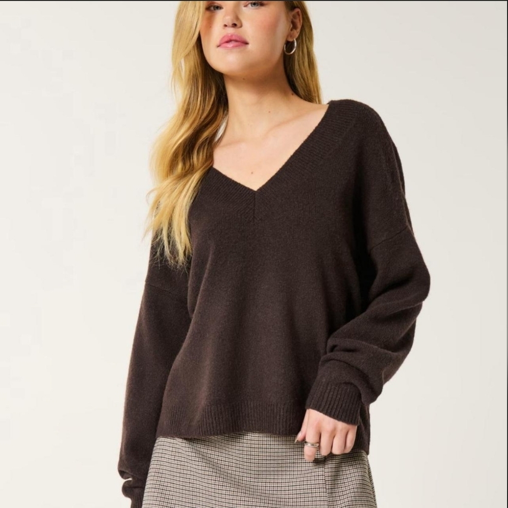 Brown Hollister v neck cropped sweater